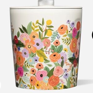 Corkcicle RIFLE PAPER CO. ICE BUCKET
INSULATED ICE BUCKET WITH LID